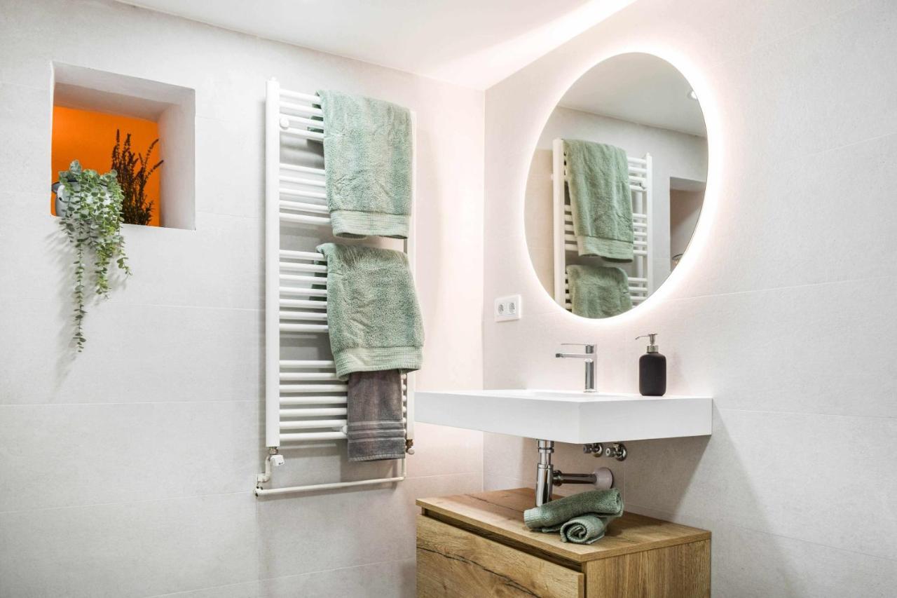 Casa Besalu Estudio En El Centro Del Pueblo Екстер'єр фото