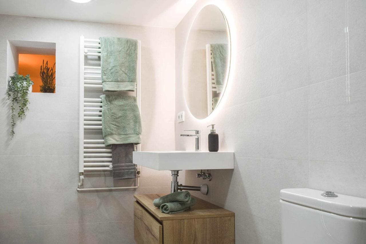Casa Besalu Estudio En El Centro Del Pueblo Екстер'єр фото