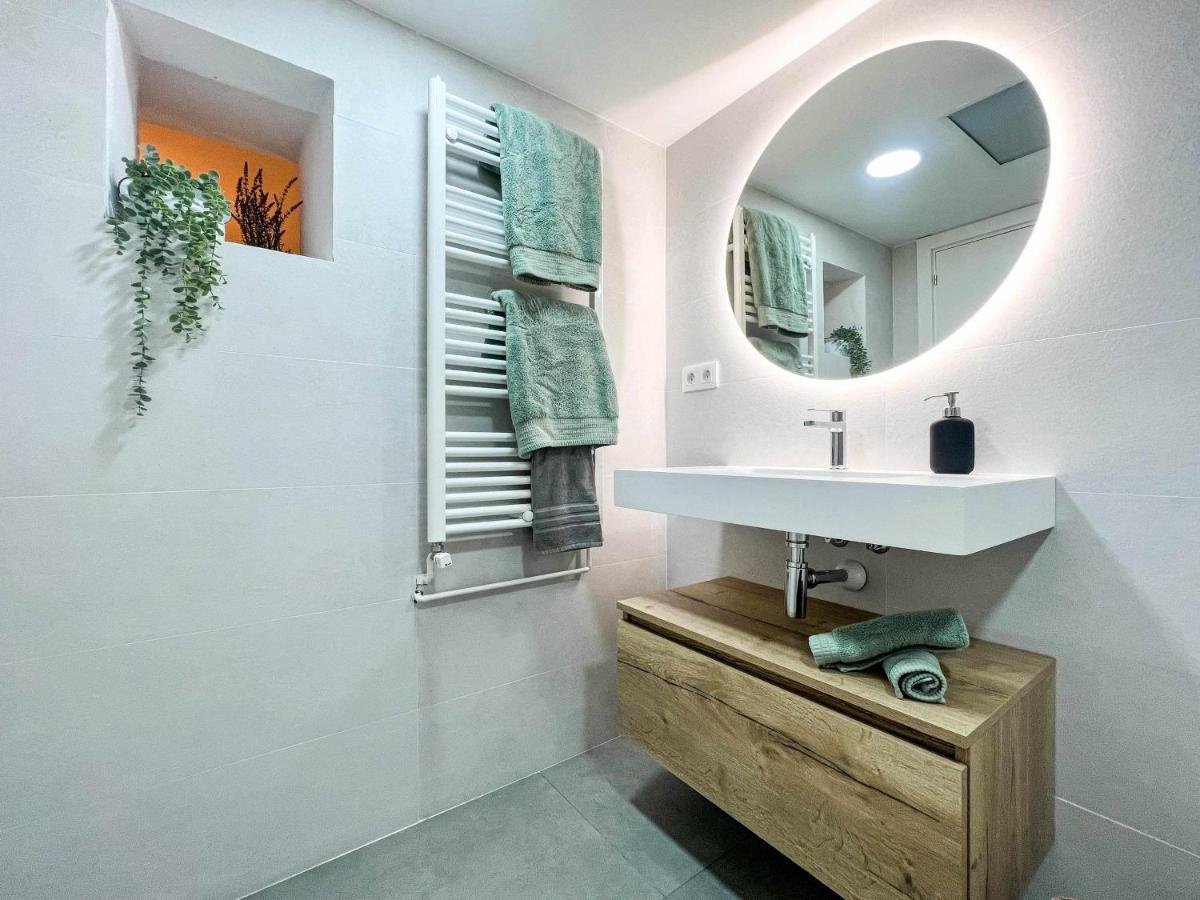 Casa Besalu Estudio En El Centro Del Pueblo Екстер'єр фото